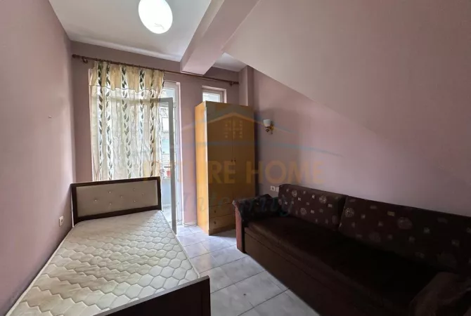 Shtepi ne shitje Vila Luksoze ne Tirane, 4+1, Mobilimi E mobiluar, Pagesa 500,000  Euro.