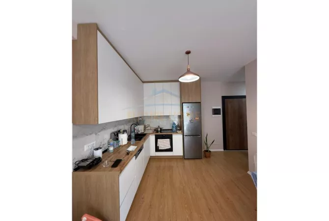 Shtepi ne shitje Apartament ne Tirane, 2+1, Mobilimi E mobiluar, Pagesa 118,000  Euro.