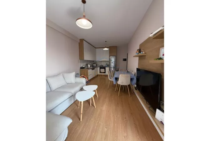 Shtepi ne shitje Apartament ne Tirane, 2+1, Mobilimi E mobiluar, Pagesa 118,000  Euro.