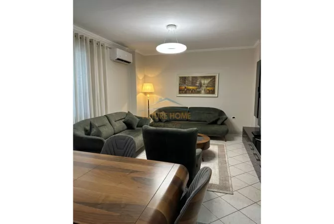 Shtepi ne shitje Apartament ne Tirane, 2+1, Mobilimi E mobiluar, Pagesa 200,000  Euro.