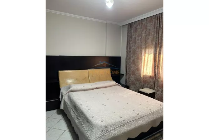 Shtepi ne shitje Apartament ne Tirane, 2+1, Mobilimi E mobiluar, Pagesa 200,000  Euro.