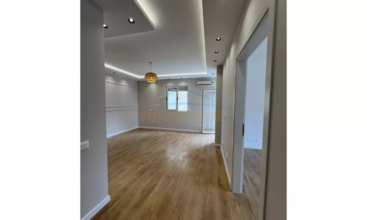 Shtepi ne shitje Apartament ne Durres, 2+1, Mobilimi Bosh, pa mobiluar, Pagesa 140,000  Euro.