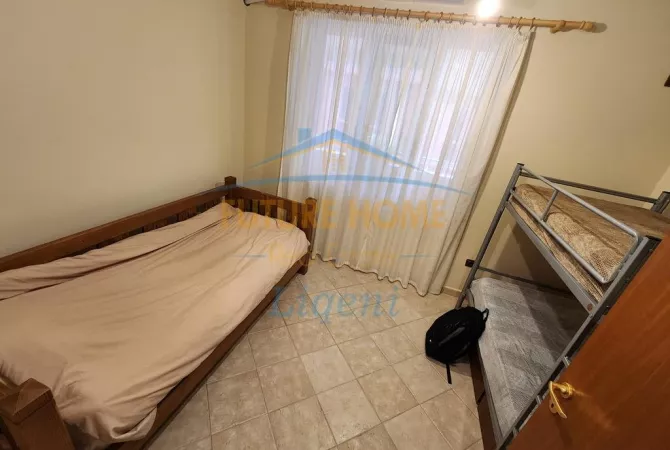 Shtepi ne shitje Apartament ne Tirane, 2+1, Mobilimi E mobiluar, Pagesa 400,000  Euro.