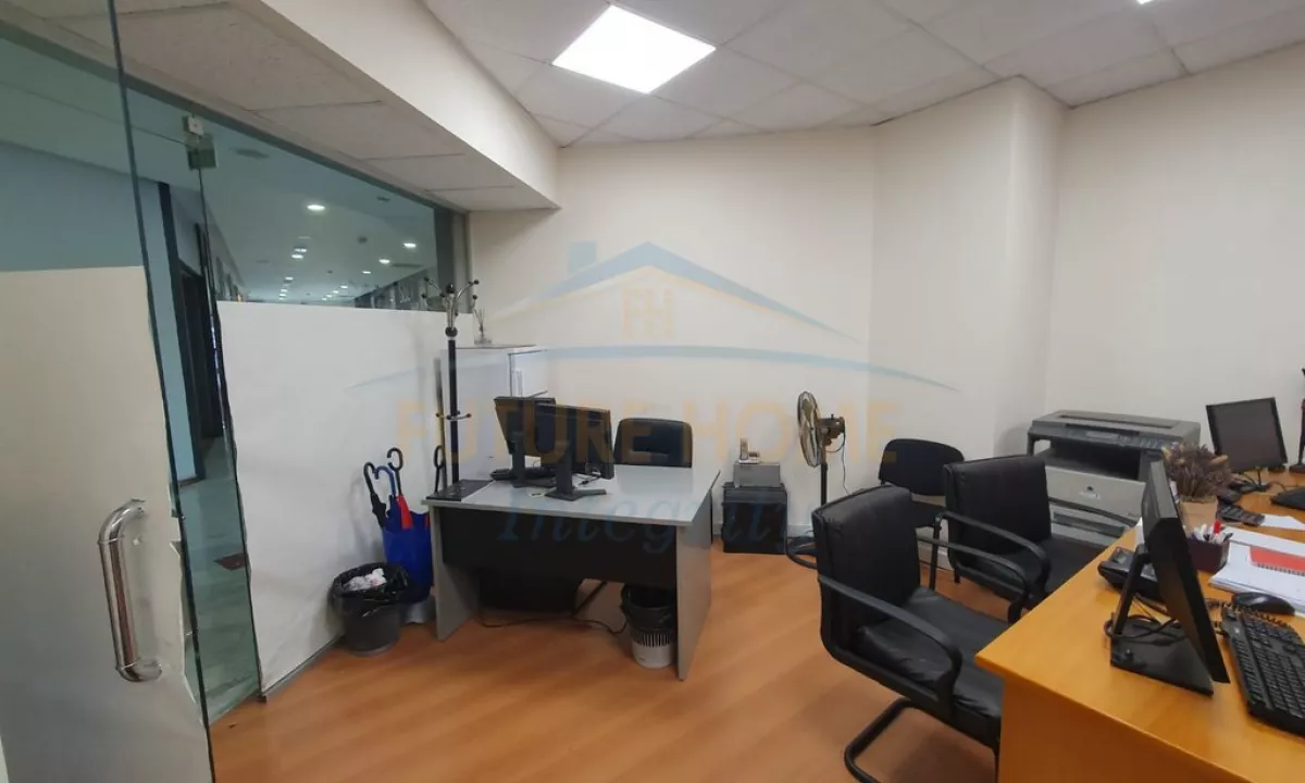 Shitet, Ambient Biznesi, Qender, Tirane.