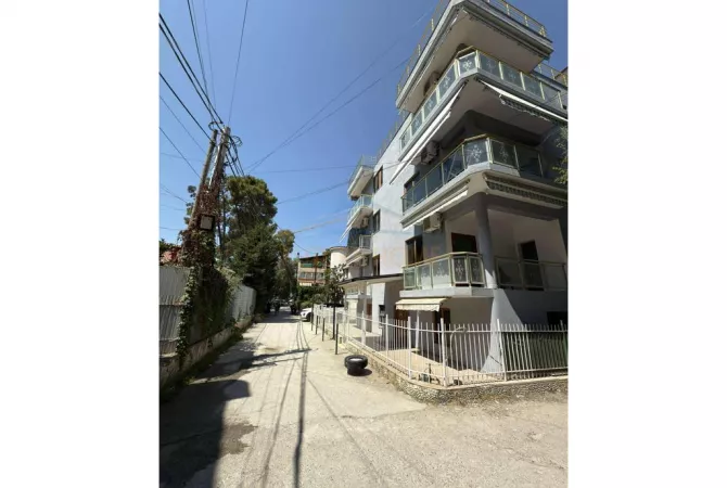 Ambiente Commerciale in Vendita 5+1 a Durazzo - 750,000 Euro