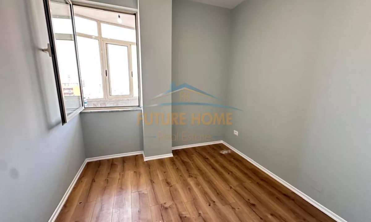 Shtepi ne shitje Apartament ne Tirane, 1+1, Mobilimi Bosh, pa mobiluar, Pagesa 140,000  Euro.