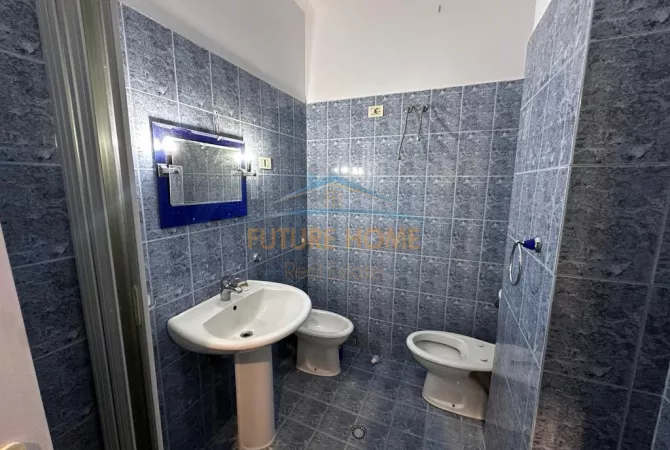 Shtepi ne shitje Apartament ne Tirane, 1+1, Mobilimi Bosh, pa mobiluar, Pagesa 140,000  Euro.