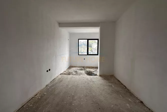 Shtepi ne shitje Apartament ne Tirane, 2+1, Mobilimi Bosh, pa mobiluar, Pagesa 215,000  Euro.