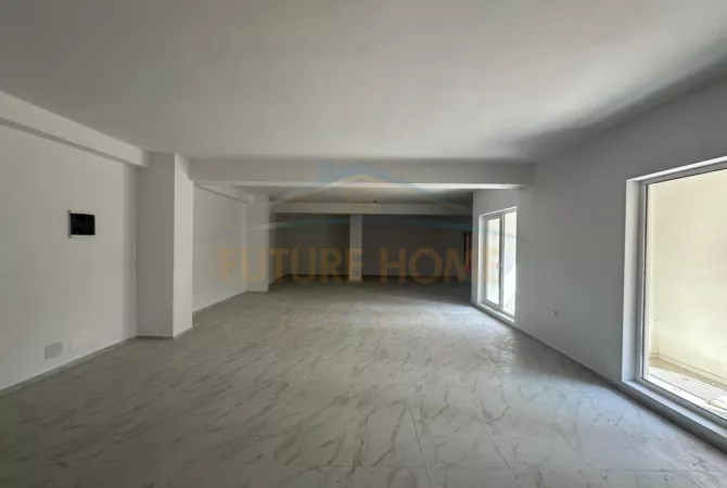 Business Property for Rent 1+1 in Tirana - 2,500 Euro
