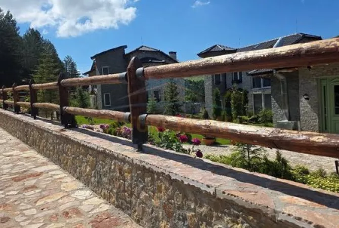 Ambiente Commerciale in Vendita 5+1 a Koriza - 7,000,000 Euro