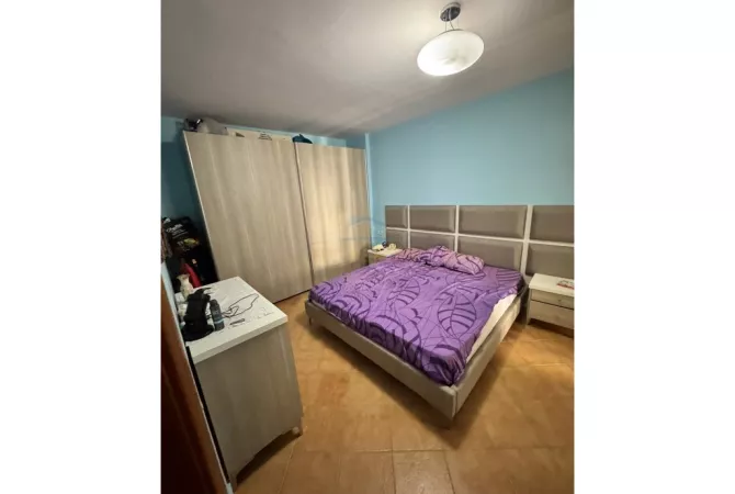Shtepi ne shitje Apartament ne Tirane, 2+1, Mobilimi E mobiluar, Pagesa 140,000  Euro.