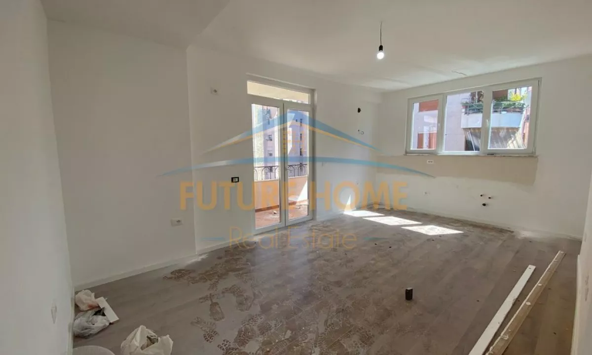 Shtepi ne shitje Apartament ne Tirane, 1+1, Mobilimi Bosh, pa mobiluar, Pagesa 167,000  Euro.