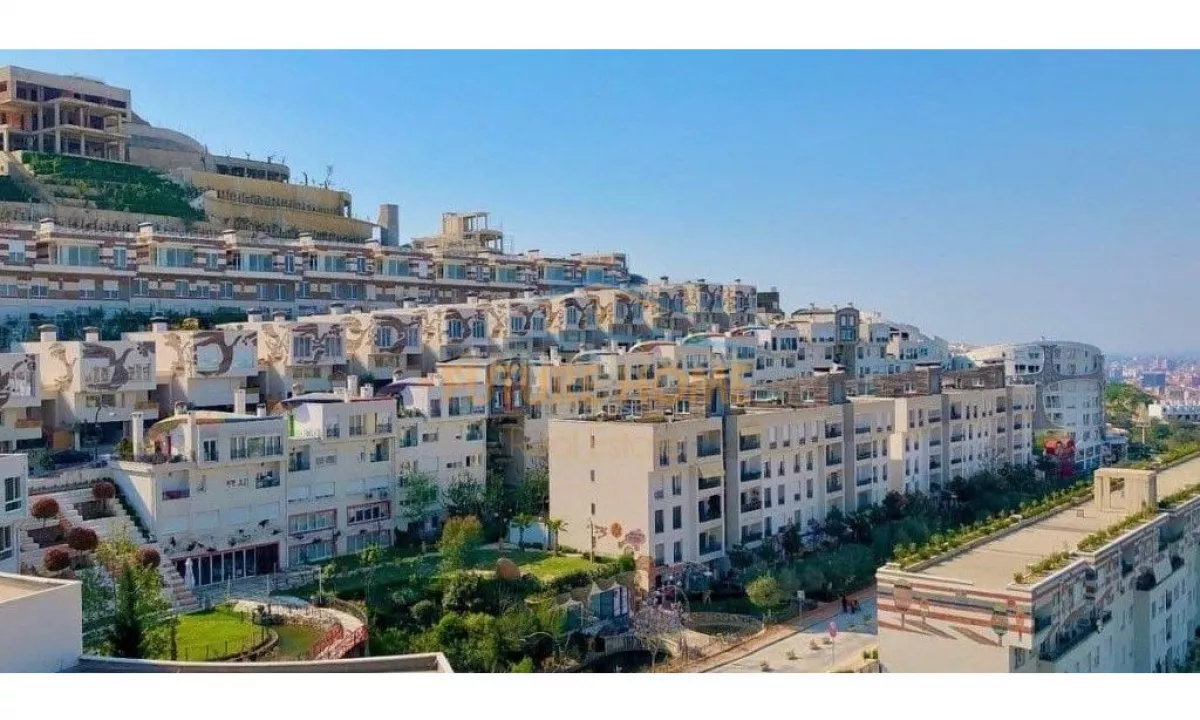 Shtepi ne shitje Apartament ne Tirane, 3+1, Mobilimi Bosh, pa mobiluar, Pagesa 272,500  Euro.