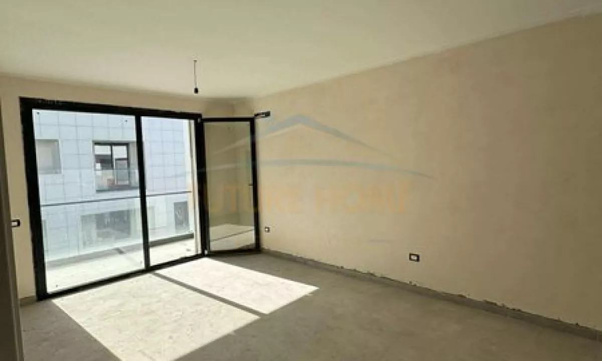 Shtepi ne shitje Apartament ne Tirane, 1+1, Mobilimi Bosh, pa mobiluar, Pagesa 210,000  Euro.