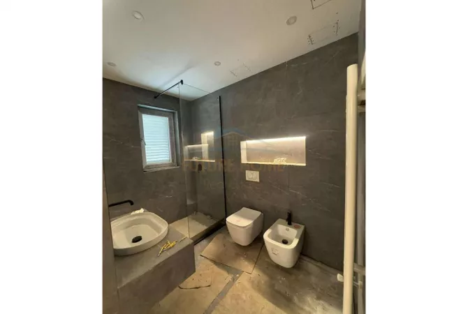 Shtepi ne shitje 3+1 ne Tirane - 320,000 Euro