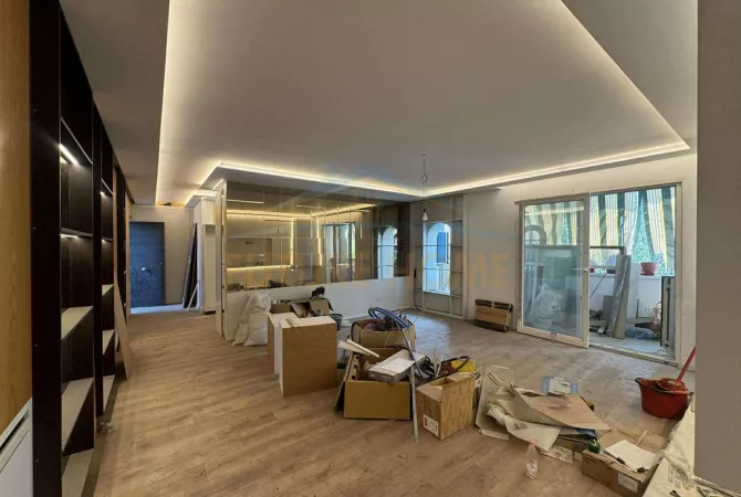 Shtepi ne shitje Apartament ne Tirane, 3+1, Mobilimi E mobiluar, Pagesa 320,000  Euro.