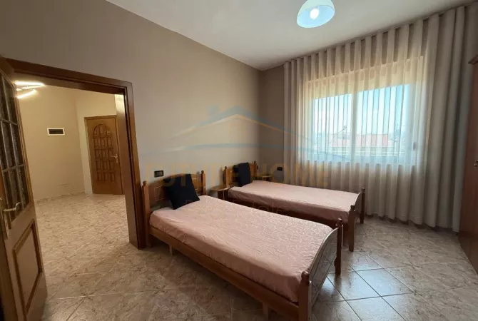 Shtepi me qera Apartament ne Tirane, 2+1, Mobilimi E mobiluar, Pagesa 600  Euro.