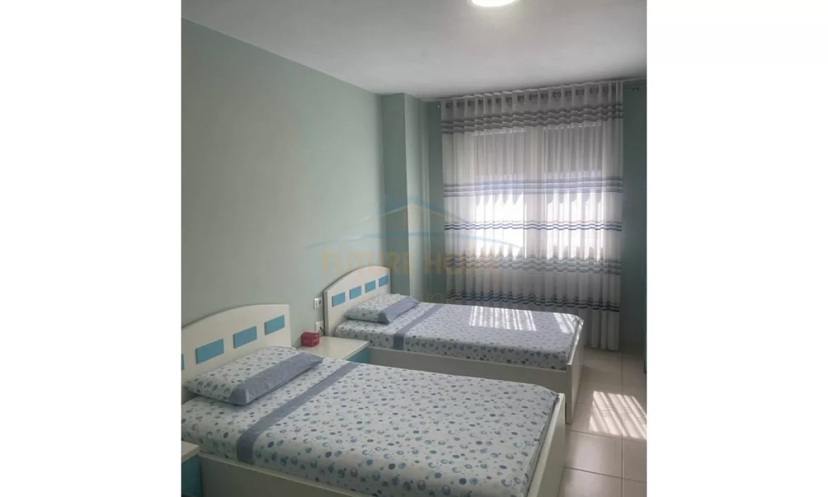Shtepi ne shitje Apartament ne Tirane, 2+1, Mobilimi E mobiluar, Pagesa 150,000  Euro.