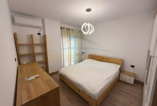 Shtepi ne shitje Apartament ne Tirane, 2+1, Mobilimi E mobiluar, Pagesa 165,000  Euro.