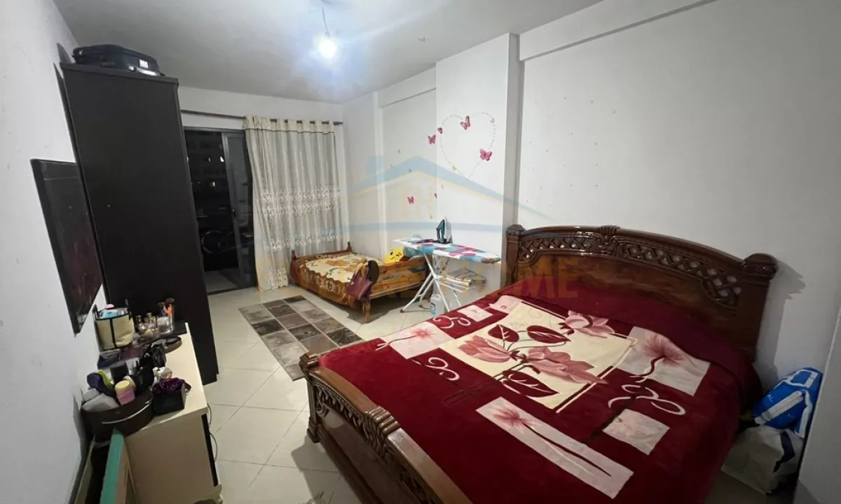 Shtepi ne shitje Apartament ne Tirane, 2+1, Mobilimi E mobiluar, Pagesa 120,000  Euro.