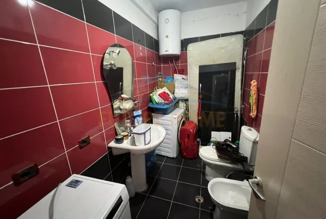 Shtepi ne shitje Apartament ne Tirane, 2+1, Mobilimi E mobiluar, Pagesa 120,000  Euro.