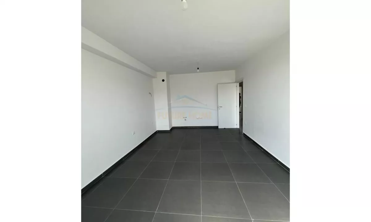 Shtepi ne shitje Apartament ne Tirane, 2+1, Mobilimi Bosh, pa mobiluar, Pagesa 130,164  Euro.