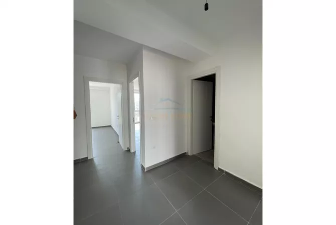 Shtepi ne shitje Apartament ne Tirane, 2+1, Mobilimi Bosh, pa mobiluar, Pagesa 130,164  Euro.