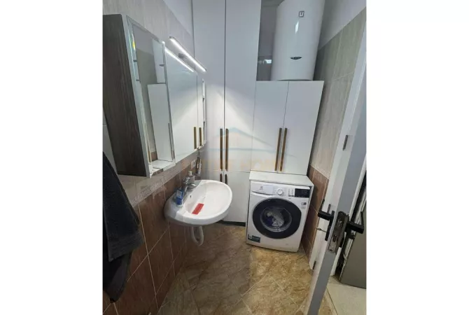 Shtepi ne shitje Apartament ne Tirane, 1+1, Mobilimi E mobiluar, Pagesa 105,000  Euro.