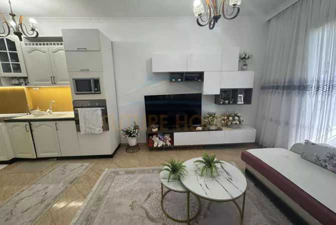 Shtepi ne shitje Apartament ne Tirane, 1+1, Mobilimi E mobiluar, Pagesa 105,000  Euro.