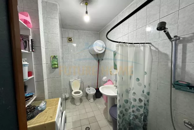 Shtepi ne shitje Apartament ne Tirane, 2+1, Mobilimi E mobiluar, Pagesa 160,000  Euro.