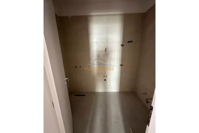 Shtepi ne shitje Apartament ne Tirane, 2+1, Mobilimi Bosh, pa mobiluar, Pagesa 110,000  Euro.