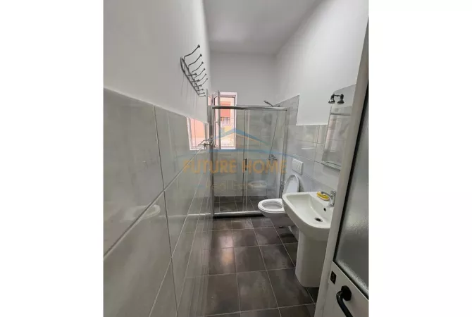 Business Property for Rent 3+1 in Tirana - 600 Euro