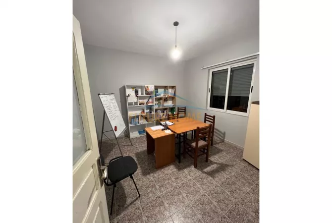 Business Property for Rent 3+1 in Tirana - 600 Euro