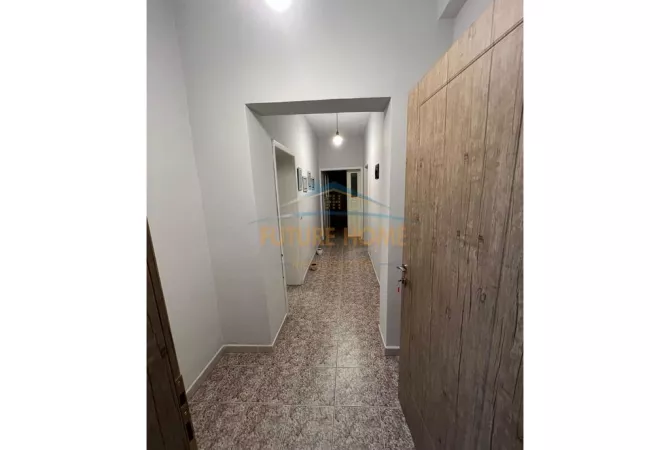 Business Property for Rent 3+1 in Tirana - 600 Euro