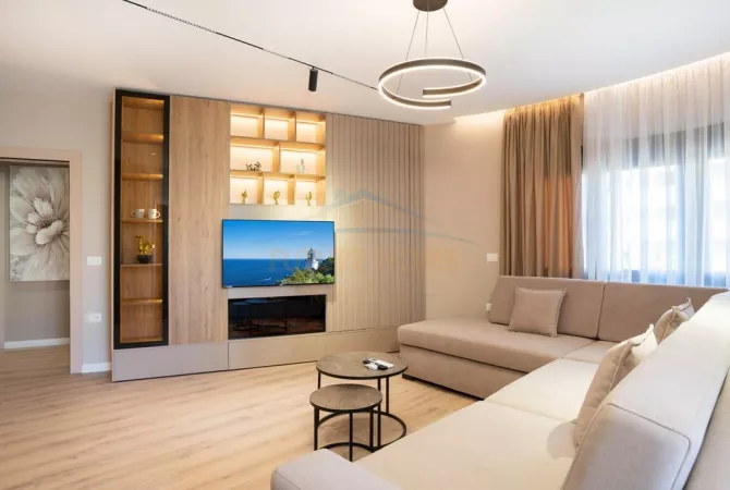 Shtepi ne shitje Apartament ne Tirane, 2+1, Mobilimi E mobiluar, Pagesa 210,000  Euro.