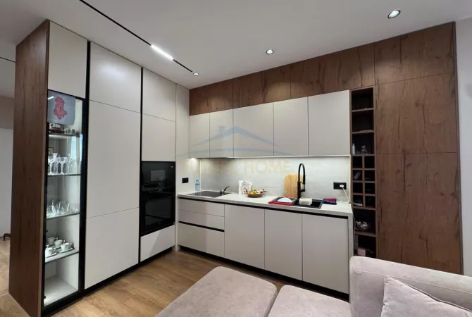 Shtepi ne shitje Apartament ne Tirane, 2+1, Mobilimi E mobiluar, Pagesa 180,000  Euro.