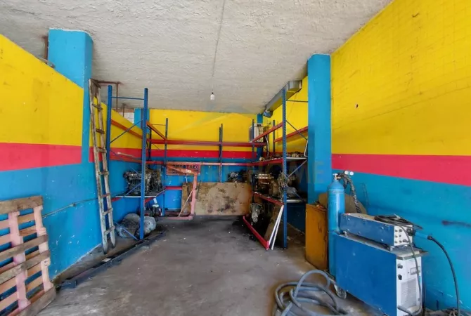  Njësi biznesi, Ura e dajlanit, Durrës