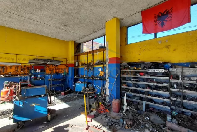 Ambiente Commerciale in Vendita 6+1 a Durazzo - 1,000,000 Euro