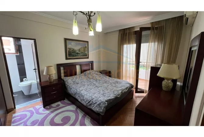 Shtepi ne shitje Apartament ne Tirane, 3+1, Mobilimi E mobiluar, Pagesa 320,000  Euro.