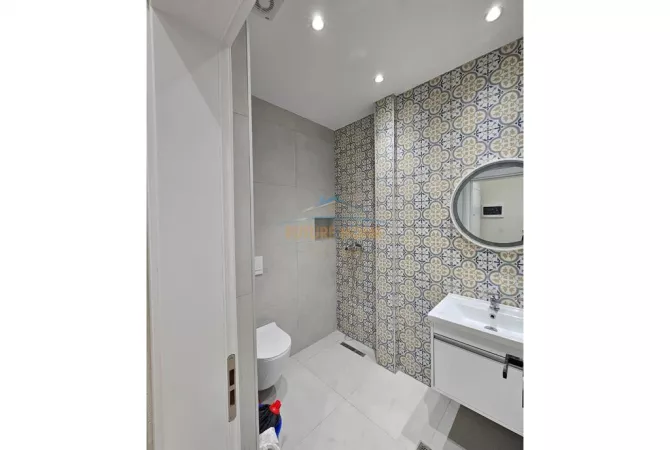 Shtepi ne shitje Apartament ne Tirane, 1+1, Mobilimi Bosh, pa mobiluar, Pagesa 122,000  Euro.