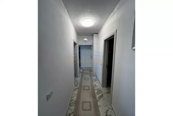 Shtepi ne shitje Apartament ne Durres, 3+1, Mobilimi E mobiluar, Pagesa 320,000  Euro.