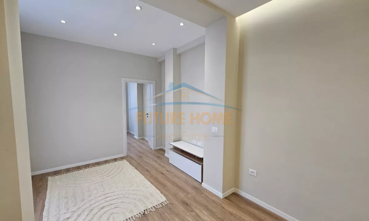 Shtepi ne shitje Apartament ne Tirane, 1+1, Mobilimi Bosh, pa mobiluar, Pagesa 122,000  Euro.