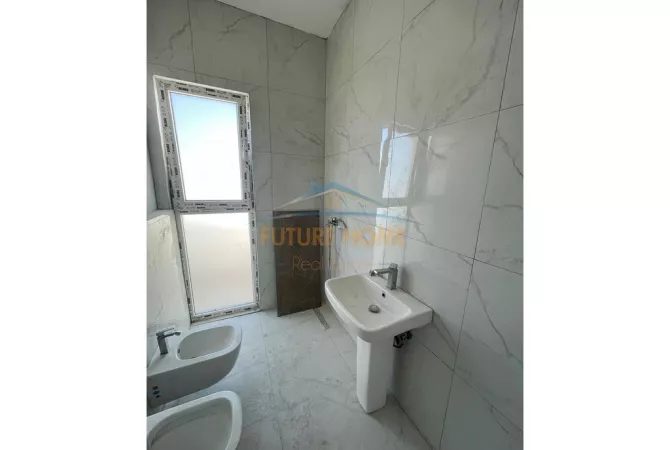 Shtepi ne shitje Apartament ne Tirane, 1+1, Mobilimi Bosh, pa mobiluar, Pagesa 97,900  Euro.
