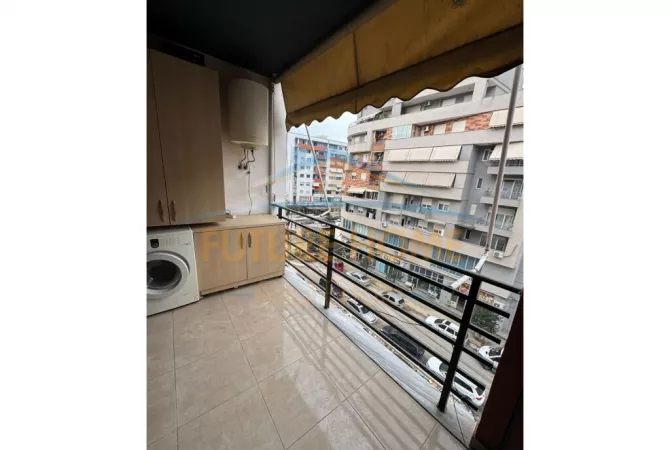 Shtepi ne shitje Apartament ne Tirane, 2+1, Mobilimi E mobiluar, Pagesa 143,000  Euro.
