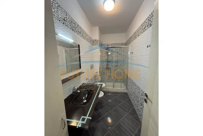 Shtepi ne shitje Apartament ne Tirane, 2+1, Mobilimi E mobiluar, Pagesa 143,000  Euro.