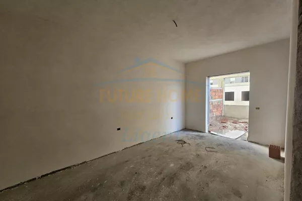 Shtepi ne shitje Apartament ne Tirane, 2+1, Mobilimi Bosh, pa mobiluar, Pagesa 168,000  Euro.