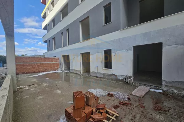 Shtepi ne shitje Apartament ne Tirane, 2+1, Mobilimi Bosh, pa mobiluar, Pagesa 168,000  Euro.