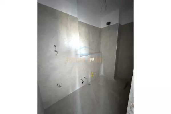 Shitet, Apartament 2+1+2, Liqeni i Thatë