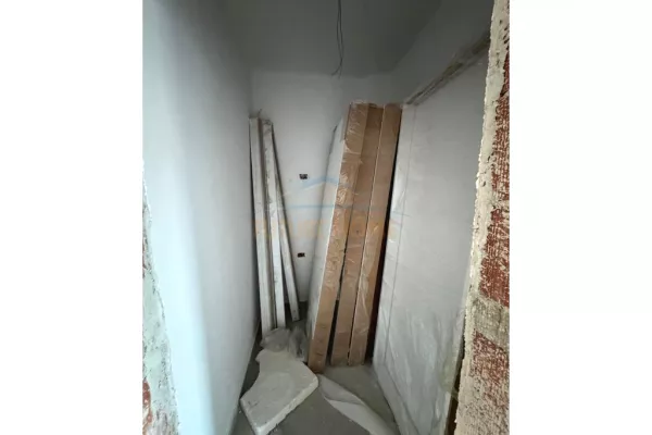 Shtepi ne shitje Apartament ne Tirane, 2+1, Mobilimi Bosh, pa mobiluar, Pagesa 350,000  Euro.