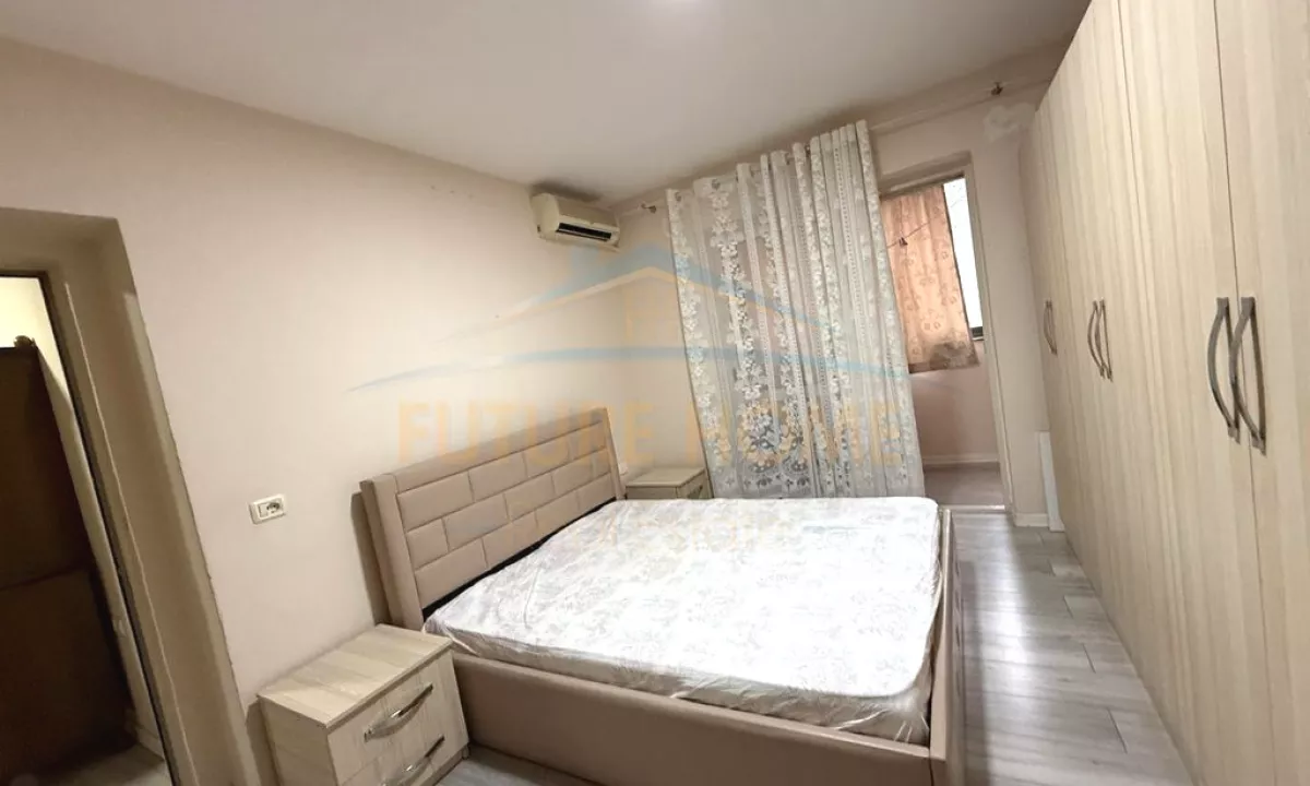 Shtepi ne shitje Apartament ne Tirane, 1+1, Mobilimi E mobiluar, Pagesa 147,000  Euro.